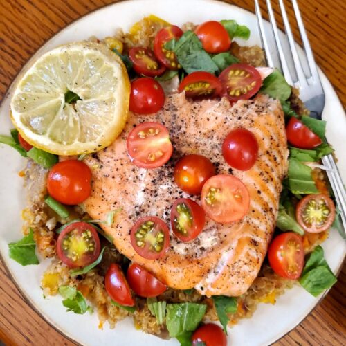 Salad w/ Baked Salmon, Quinoa & Cherry Tomatoes