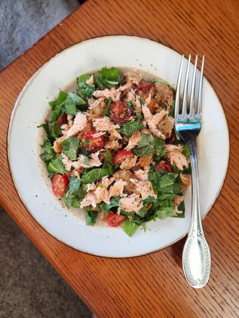 Salad w/ Baked Salmon, Quinoa & Cherry Tomatoes