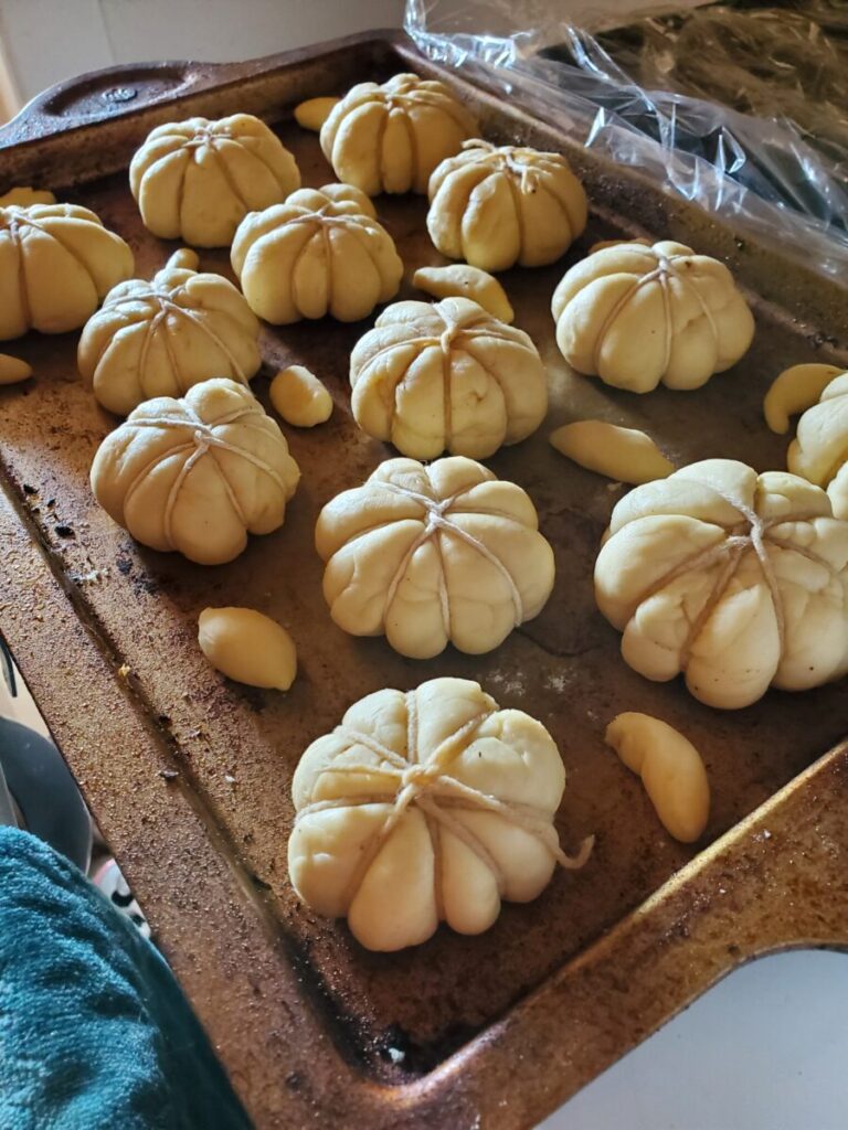 Pumpkin-Shaped Dinner Rolls
