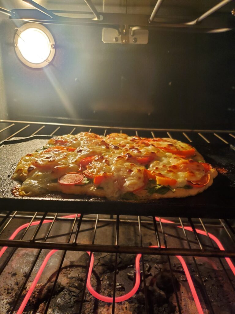 Flatbread Pizza w/ Spinach, Tomatoes, & Fresh Mozzarella