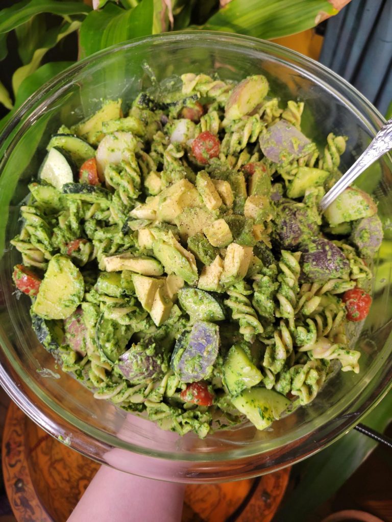 Green Pasta Salad w/ Spinach & Greek Yogurt