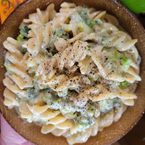 Fusilli w/ Alfredo, Broccoli, & Stilton Blue Cheese