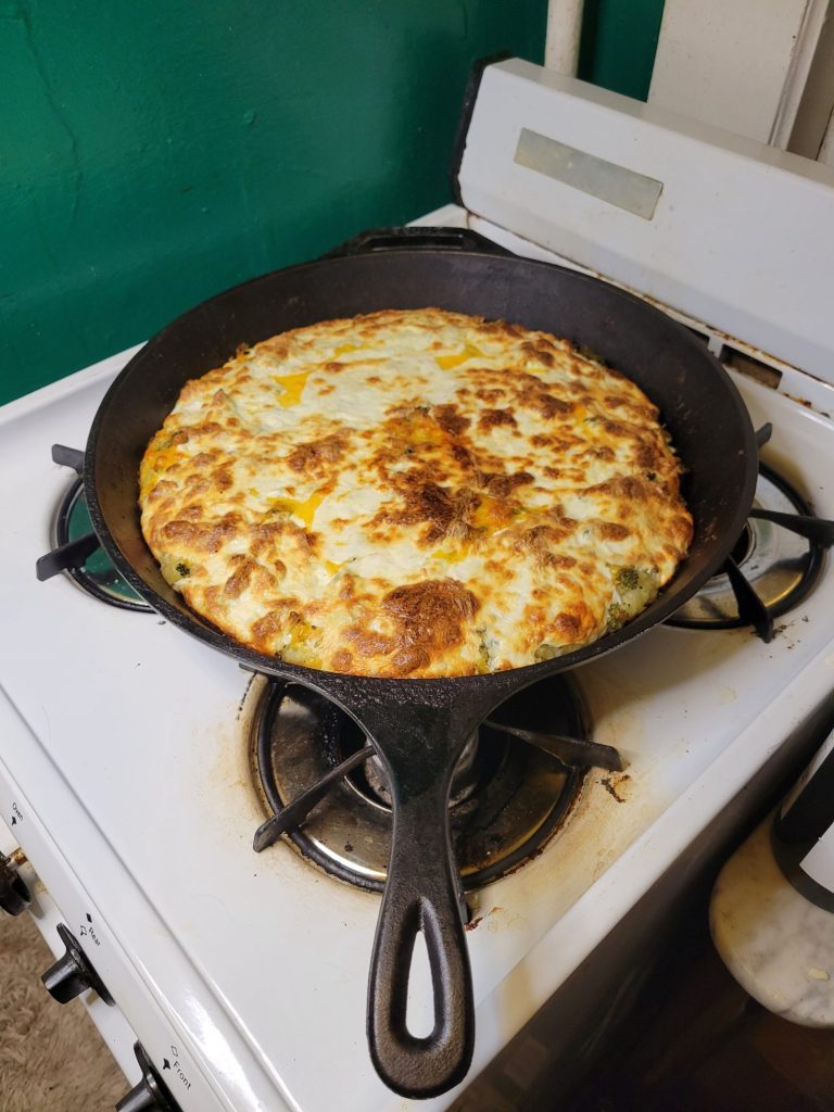 Deep Dish Pizza w/ Mashed Potatoes, Broccoli, & Fresh Mozzarella