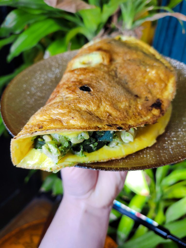 Omelette w/ Spinach Pasta Salad & Avocado