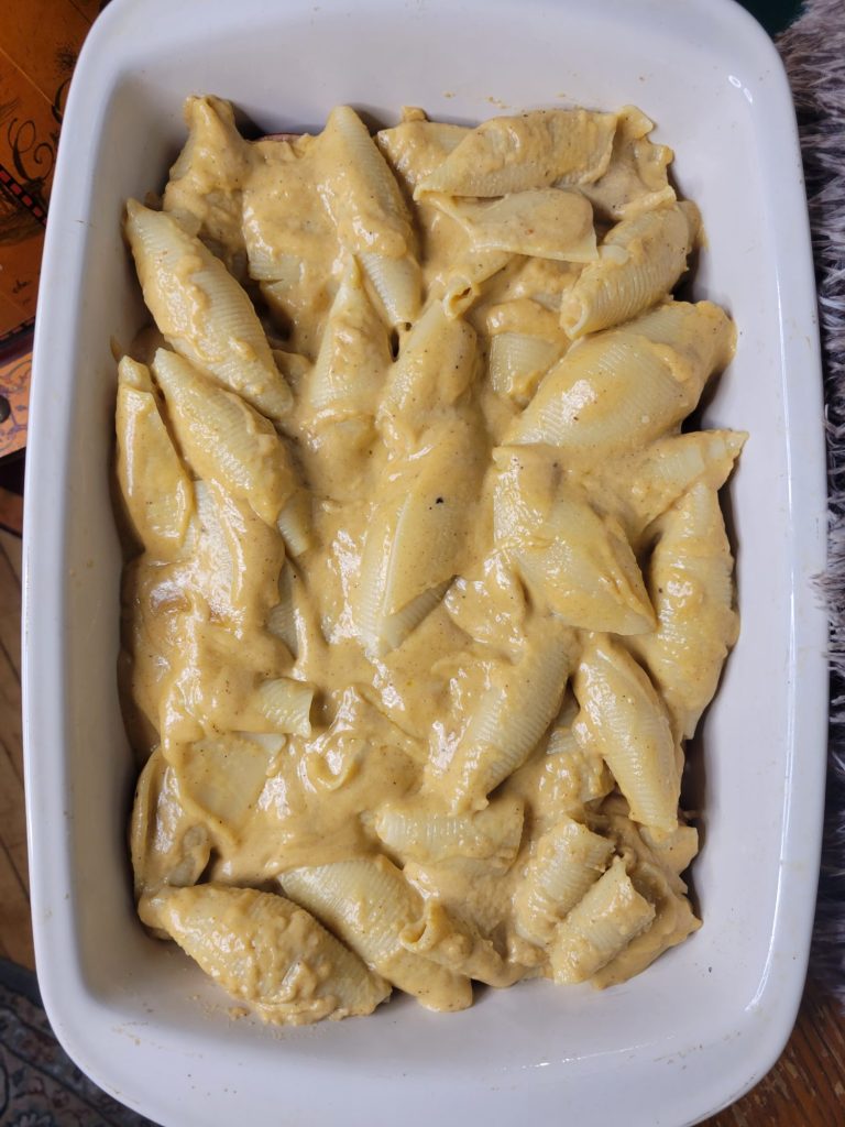 Macaroni & Cheese w/ Apples, Walnuts, & Gruyère