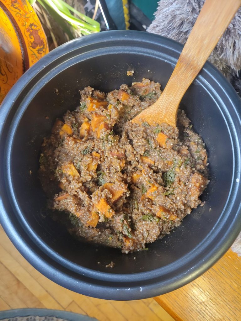 Quinoa w/ Sweet Potatoes, Spinach, & Garlic